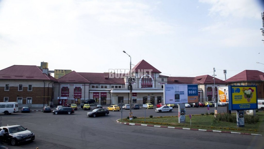 Microbuz Bucuresti Buzau Gara Obor SENS GIRATORIU PENTRU LOCOMOTIVA. ANSAMBLU MONUMENTAL LA GARA BUZAU